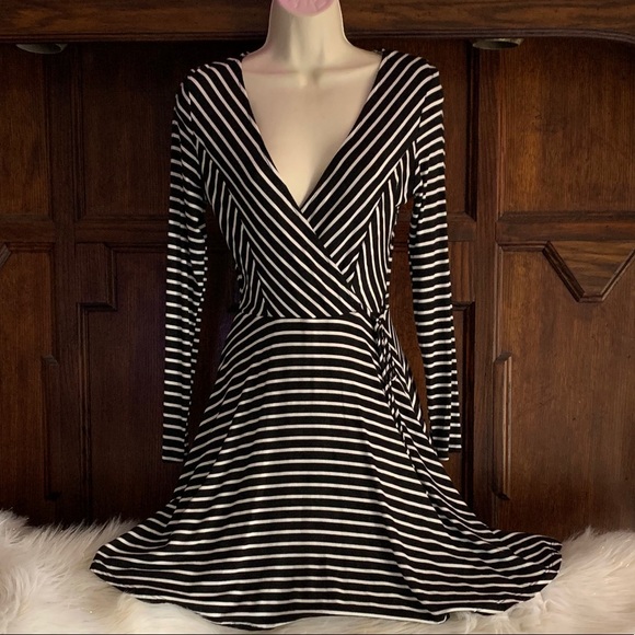 Good Luck Gem Dresses & Skirts - 🖤 NWT Good Luck Gem Striped Dress 👗